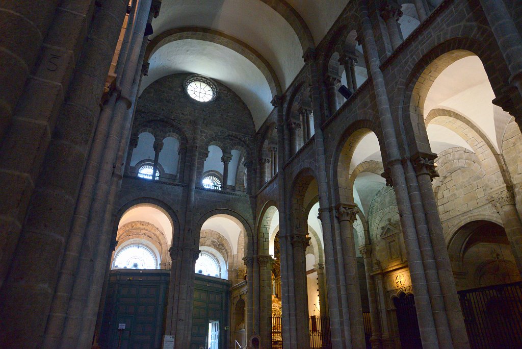 32 Santiago, interno della cattedrale.JPG